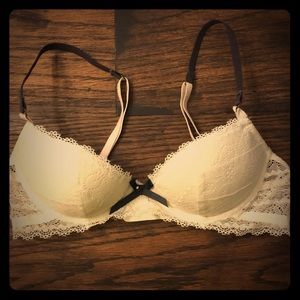 VS Lightly Lined Plunge in 32C